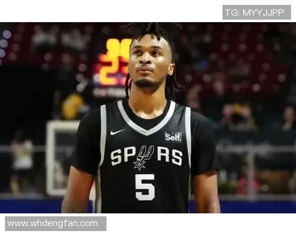 马刺队史仅罗宾逊、卡斯尔单场40分三双